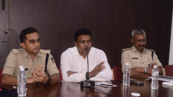 mandya-mla-issues-kadak-warning