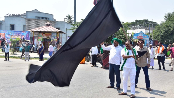 Cauvery dispute: Protest continues on 50th day in Mandya