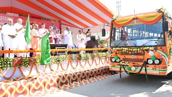 UP CM Yogi Adityanath Green Signal To 50 Bus Under Mission Mahila Sarathi Program