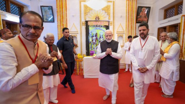 Ayodhya Sri Ram Mandir Will Be Ready soon, Rambhadracharya Contributed remember by PM modi