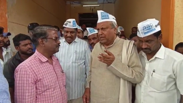 Mukhyamantri Chandru Took The Officers To Task Over The Mess in Vijayanagar Hospital 