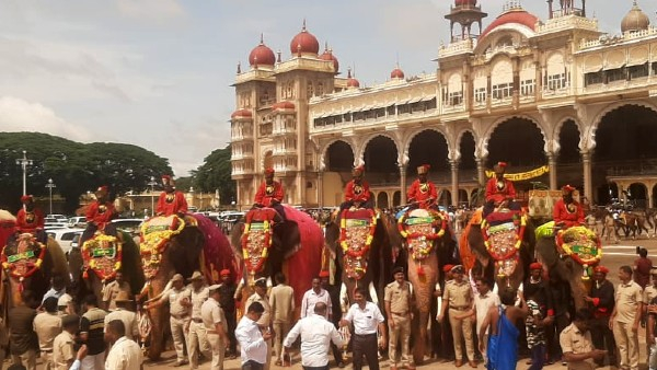 Ayudha Puja Celebration at Mysuru Palace: CM involved Ayudha Puja Celebration at Mysuru Palace: CM involved