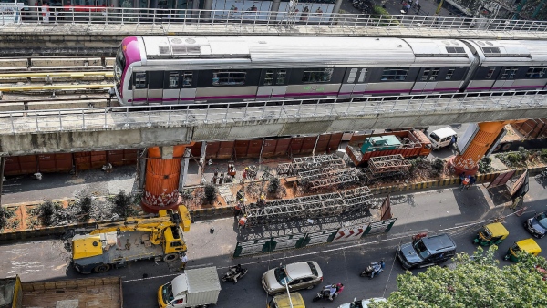 Bengaluru Metros Green Line Services Hit by Technical Issue, Passengers Struggle