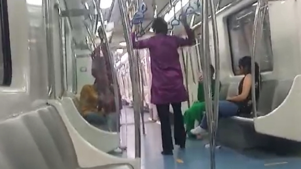 Namma metro: Exercise in metro, ₹500 fined for 3 students 