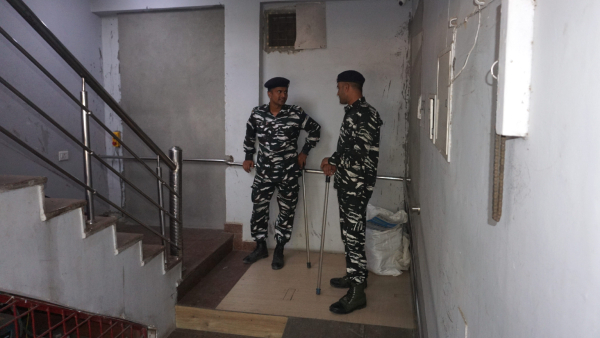 NewsClick journalists raided by Delhi Police: What is the reason? Know the Details NewsClick journalists raided by Delhi Police: What is the reason? Know the Details