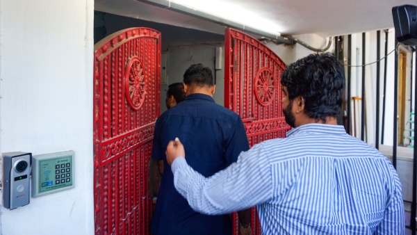 NewsClick journalists raided by Delhi Police: What is the reason? Know the Details NewsClick journalists raided by Delhi Police: What is the reason? Know the Details