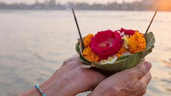 Pitru Paksha 2023: donating these things during mahalaya paksha gives money benefits in Kannada