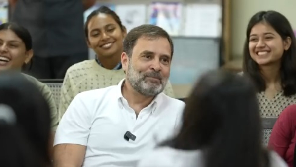 This is how Rahul Gandhi told college girls why they are not married 