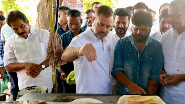 rahul-gandhi-made-dosa rahul-gandhi-made-dosa