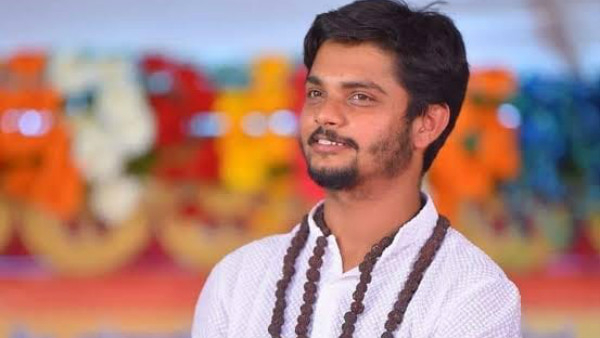 Vinay Guruji sitting on tiger skin Photo viral, Forest Department staff visits gowri gadde Ashram