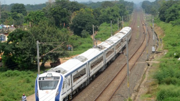 CM Siddaramaiah Request To Central Railway minister Vande bharat Express Train Extend to Belagavi