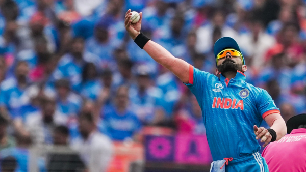 Discover what Virat Kohli gifted to Pakistan Captain 