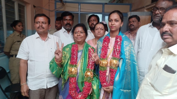 Youngest Mayor D. Triveni Suri Resigned To Ballari Municipal Mayor Post