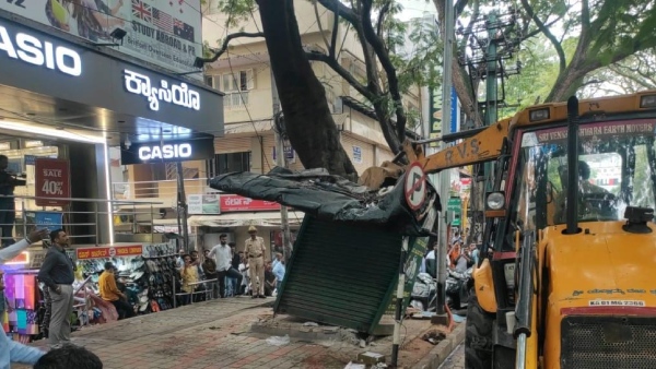 Bengaluru Jayanagar BDA Complex Surrounding Street Vendors Encroachment Cleared By BBMP Bengaluru Jayanagar BDA Complex Surrounding Street Vendors Encroachment Cleared By BBMP