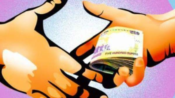 Begging in Namma Metro, 20 Year Old Youth, Imposes Rs 500 Fine Beggar by BMRCL