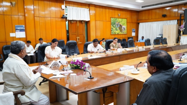 chief-minister-siddaramaiah-meeting