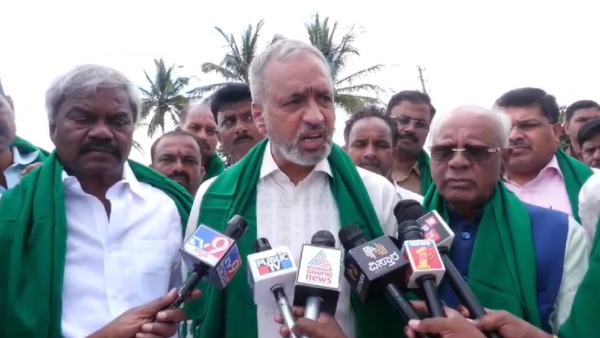 Former Speaker Vishweshwar Hegde Kageri Lashes Out At Congress Government