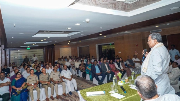 Karnataka CM Siddaramaiah Appreciated The State Officers For The Successful Dasara Celebration 
