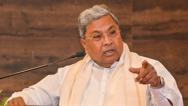 Treat those who come in old-dirty clothes humanely and provide health care Says Siddaramaiah Treat those who come in old-dirty clothes humanely and provide health care Says Siddaramaiah