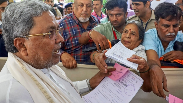 CM Siddaramaiah Joins With Public for Lunch at Janata Darshan