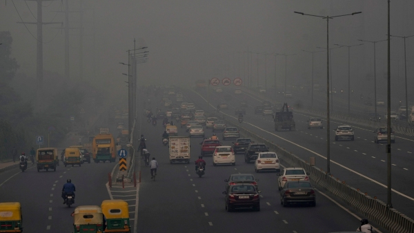 Delhi Air Pollution: Air levels in Delhi have reached dangerous levels