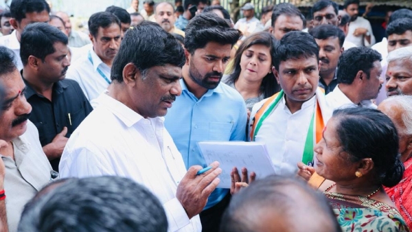 dk-suresh-and-satish-jarkiholi-meeting