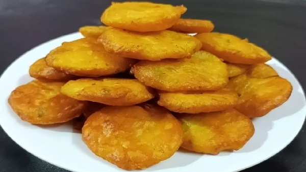 fun-of-eating-bajji-when-it-rains