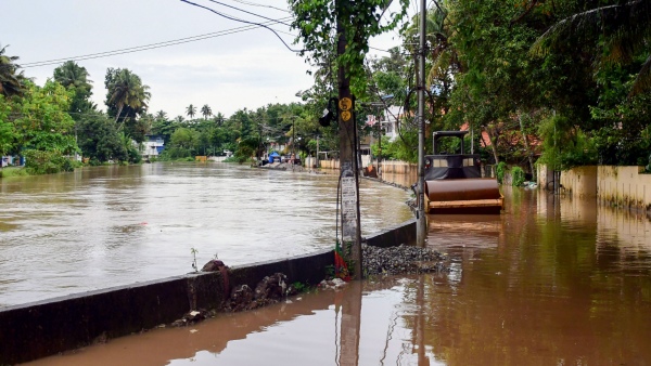 Heavy Rain Alert In Tamil Nadu & Kerala Also In Karnataka