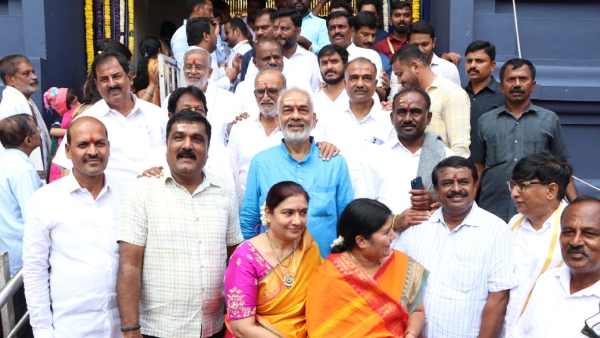 Resort Politics By HD Kumaraswamy With JDS MLAs At Chikkamagaluru