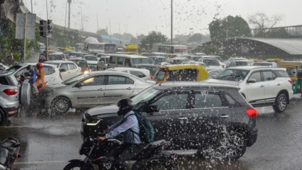 IMD Predicts Heavy Rain issued For 12 Districts of State, Yellow Alert Announced on Thursday