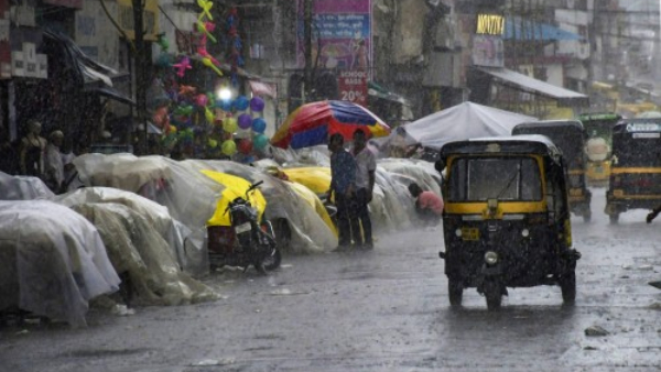  IMD Predicts Thunderstorm Rain Next 48 hours in Interior Districts of State, see full Forecast
