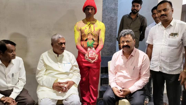 MP Renukacharya Warned To V Somanna About BS Yediyurappa-Vijayendra Against Statements