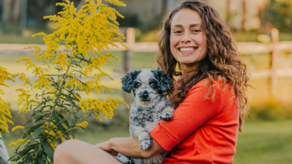 Woman Earns Rs 30,000 An Hour In Pet Psychic Job