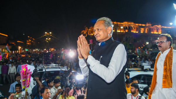 Congress 7 guarantees game in Rajasthan election arena 