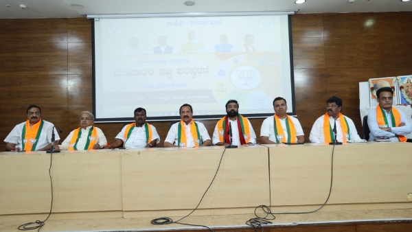 sadananda-gowda-announces-retirement