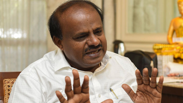 HD Kumaraswamy Find The Vivekanand Person And Questioned Siddaramaiah