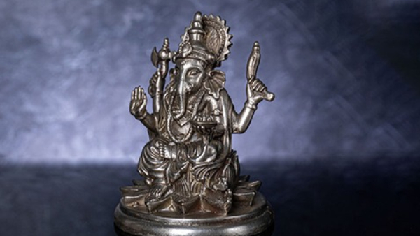 How to clean silver idols and utensils easily at no cost?
