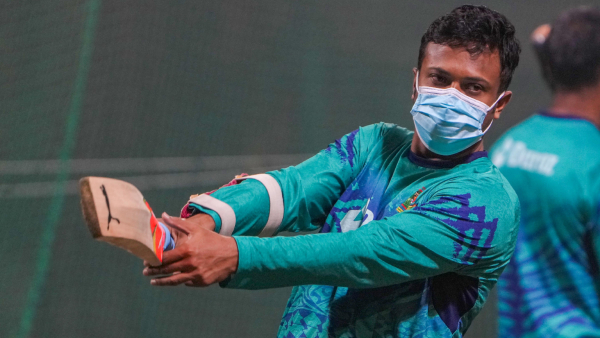 Sri Lanka and Bangladesh Cricketers Confront Severe Delhi Air Conditions Before World Cup Match