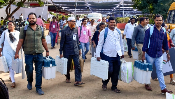 Telangana Election: Performance of Congress Govt in Karnataka Has Emerged as a Key Talking Point