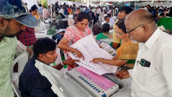 Telangana Election: Performance of Congress Govt in Karnataka Has Emerged as a Key Talking Point