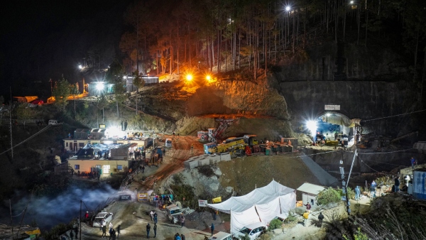 Uttarkashi tunnel drilling stops again; auger machine retrieved