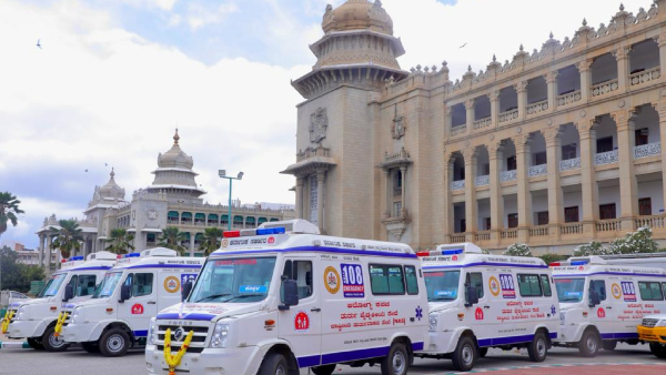 Treat those who come in old-dirty clothes humanely and provide health care Says Siddaramaiah Treat those who come in old-dirty clothes humanely and provide health care Says Siddaramaiah