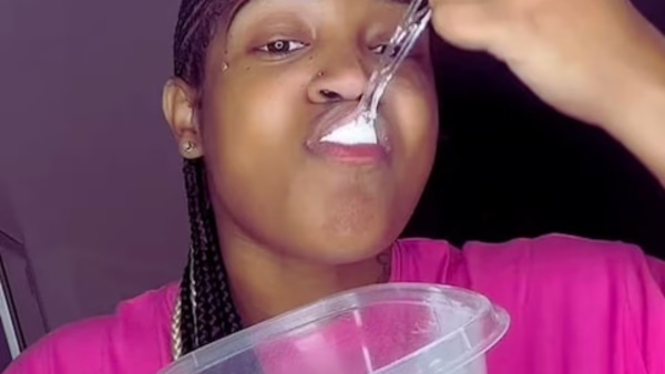 Woman eats a bottle of Johnsons baby powder daily! 