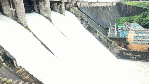 Bhadra dam: Release Bhadra dam water to canals: farmers union demand in Davanagere 