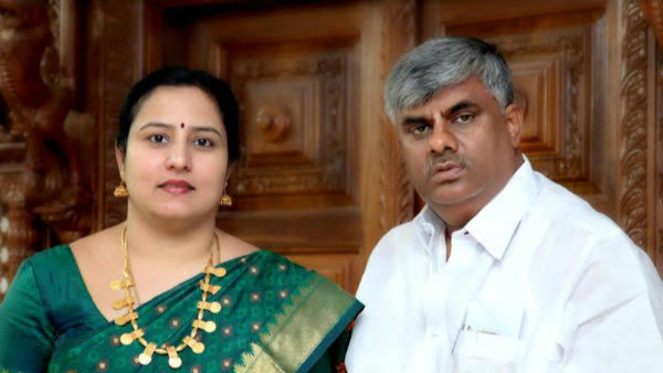 Bhavani Revanna Behavior Did Not Bring Glory To The Former PM Family Says BT Naganna