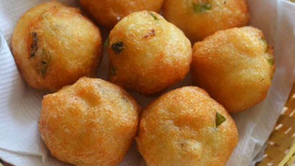 Idli Dough, Cabbage Bonda Recipe: Learn how to make it at home