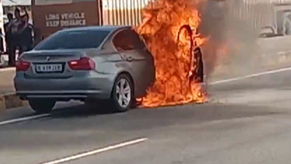 Fire in moving car Near hiriyur today