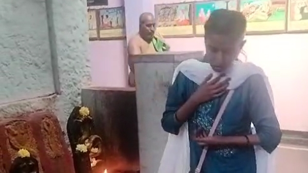 Miracle scene at Chitradurgas Raghavendra Swamy Mutt, video viral 
