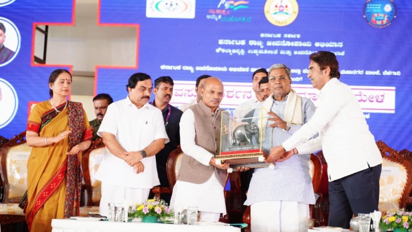 CM Siddaramaiah Reaction About Women Empowerment