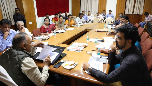 Karnataka On Alert As Covid Cases Surge In Kerala May Effect On New Year Celebration
